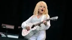 Spotify corrige erro ao disponibilizar letras de versão de Jolene em irlandês