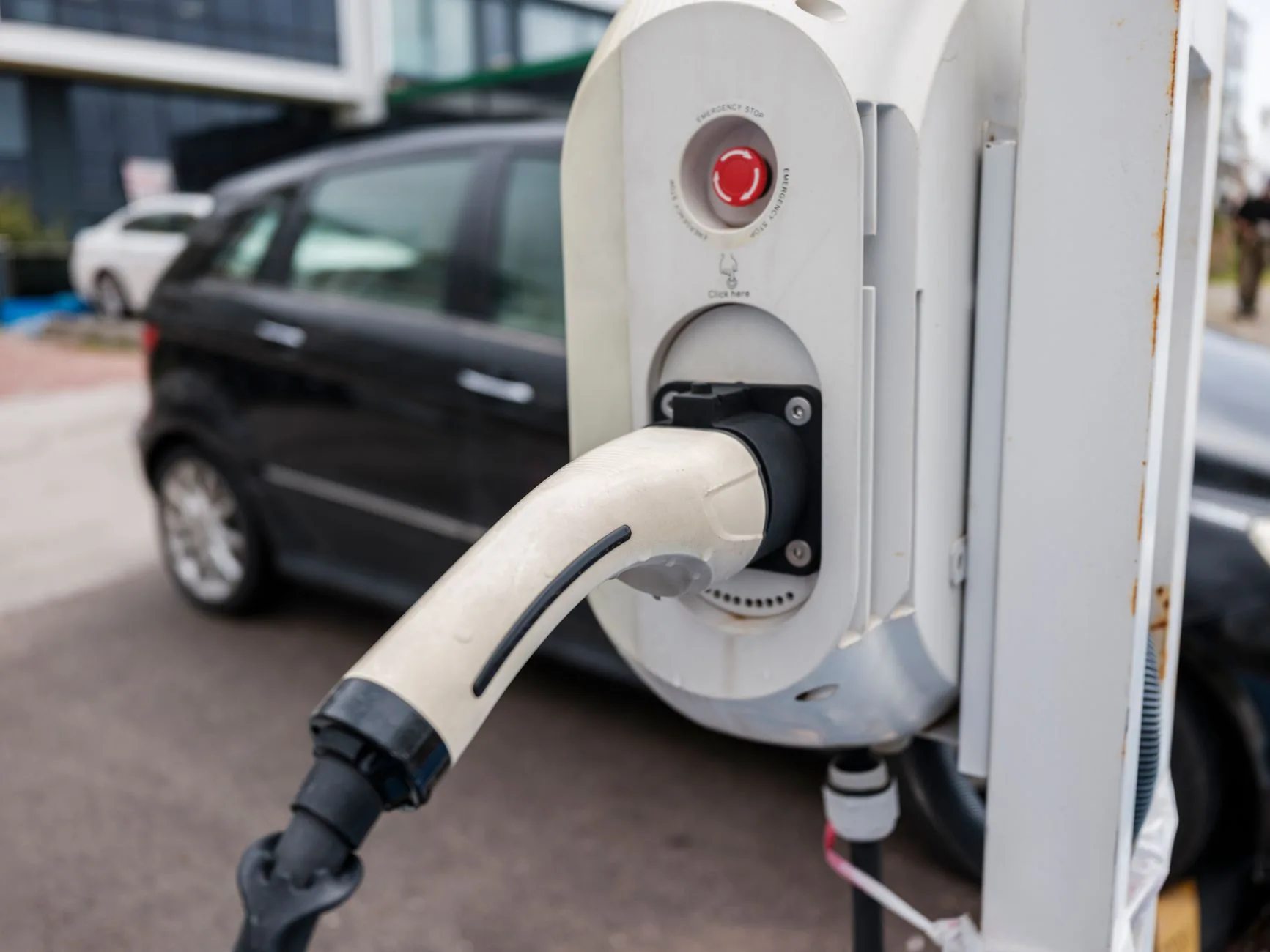 Reino Unido abre portas para veículos elétricos chineses