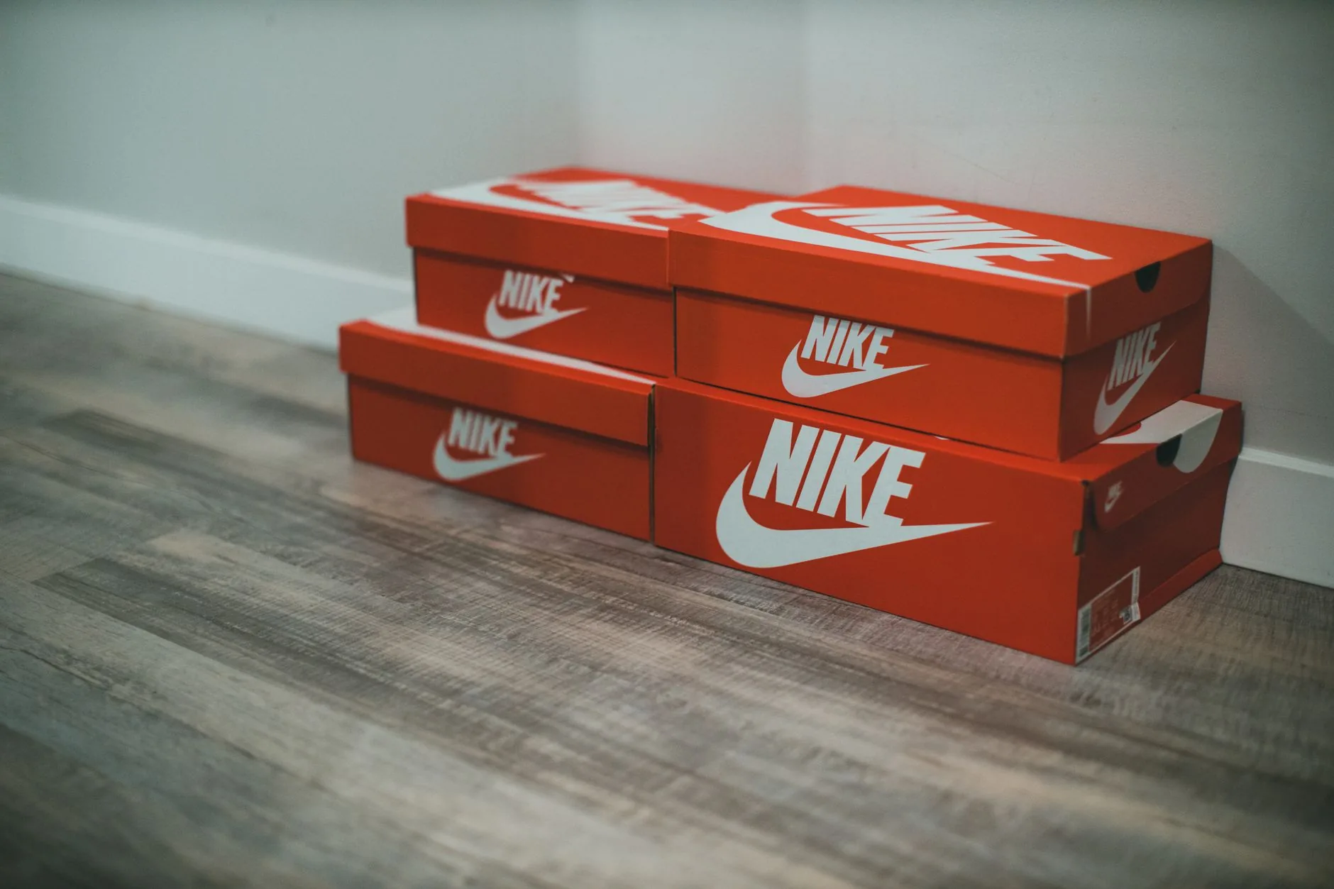 Nike anuncia reestruturação e cortes de empregos