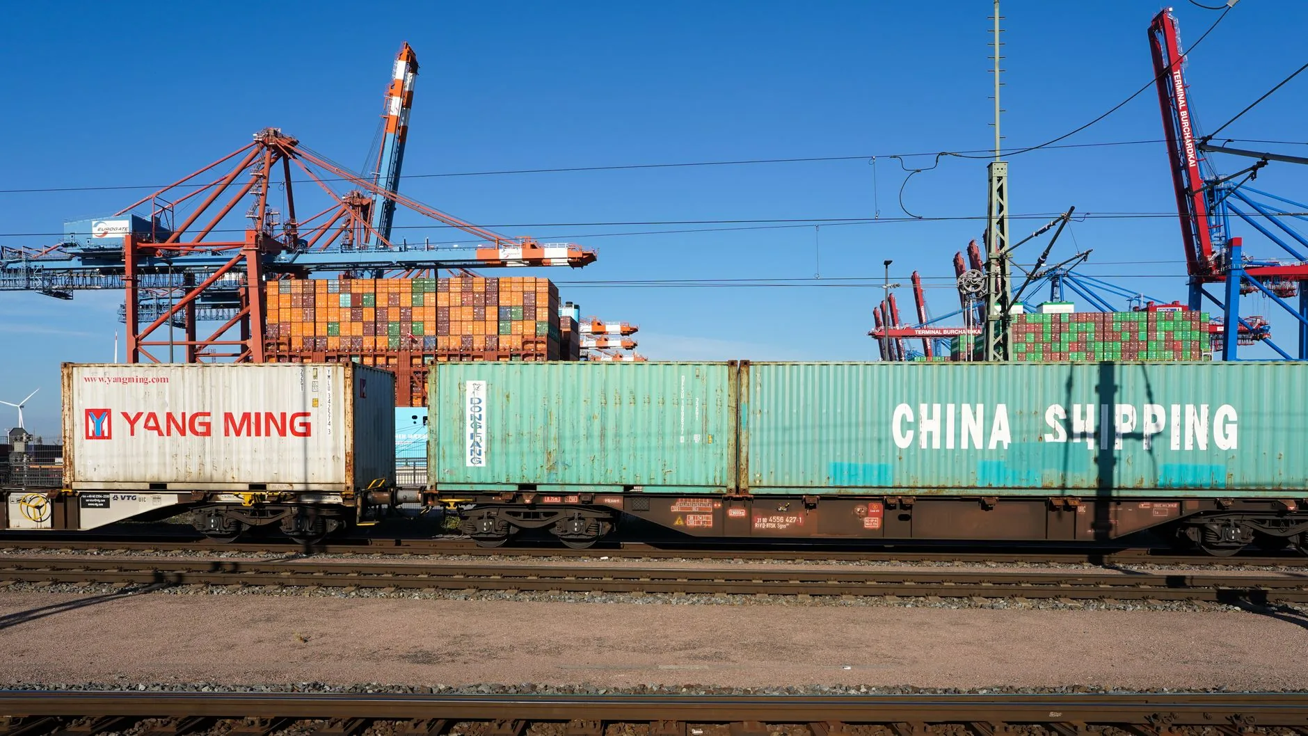 China e UE chegam a acordo para moderar exportações de carros híbridos