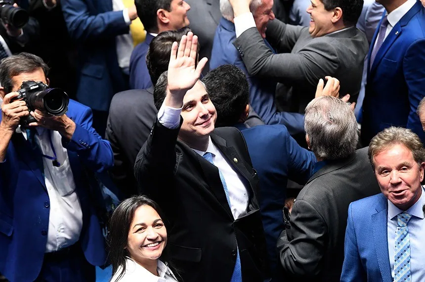 PL se dividi sobre disputa pela presidência do Senado