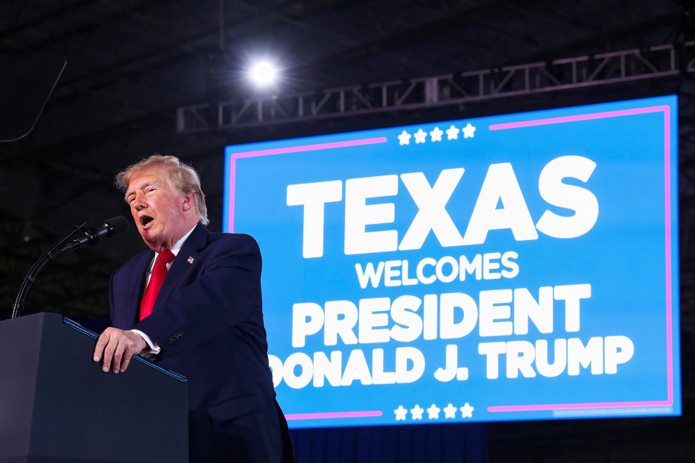 Trump insinua fraude na eleição brasileira sem apresentar provas
