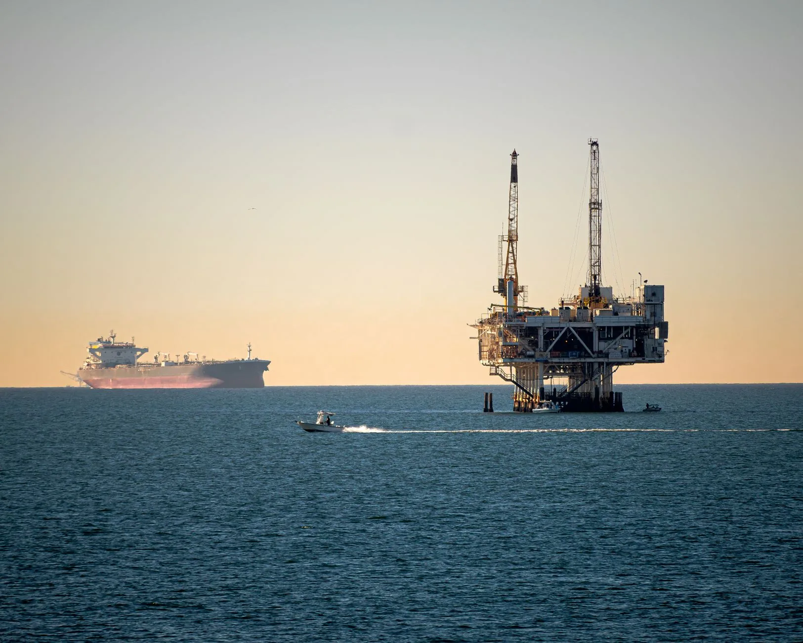 Empresas de petróleo evacuam trabalhadores na costa do Golfo ante tempestade