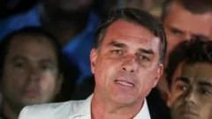 Passaportes de Flávio Bolsonaro cancelados após não entregar