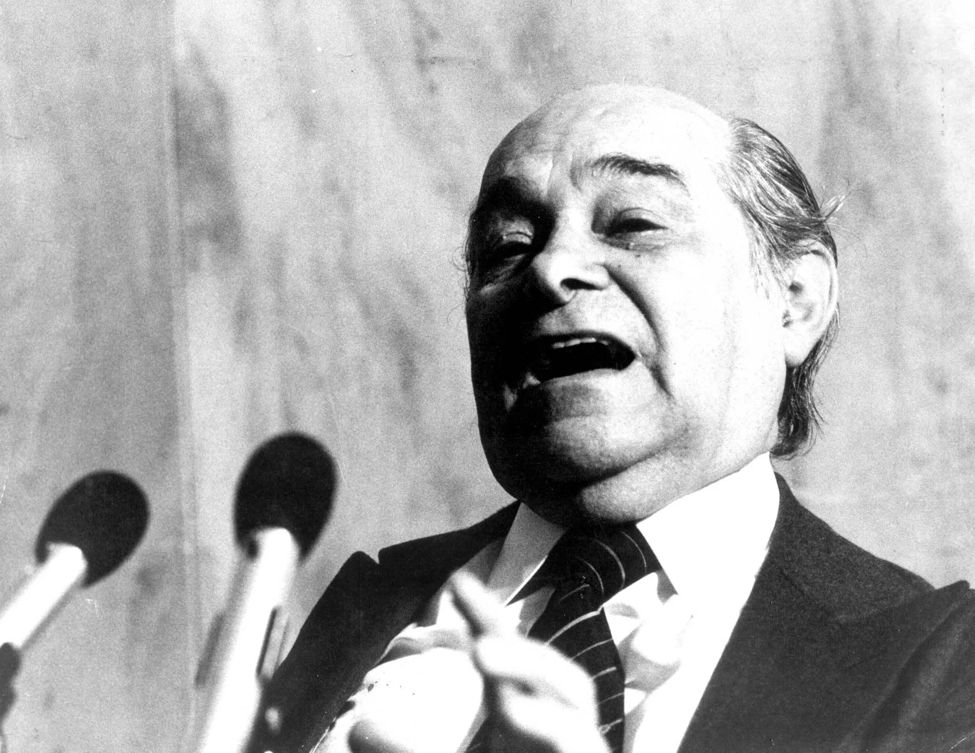 Justiça Federal autoriza acesso a documentos sigilosos sobre morte de Tancredo Neves