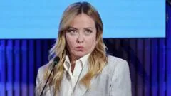 Itália aprova reforma eleitoral, mas enfrenta críticas