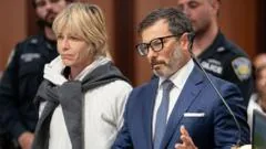 Selma Blair enfrenta acusações após suposto ataque a passageiros durante voo