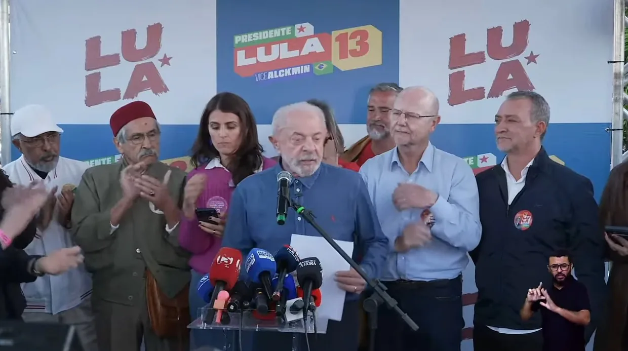 Lula diz que vai entregar ao TSE autorização para quebra de sigilo bancário e telefônico dele e da família