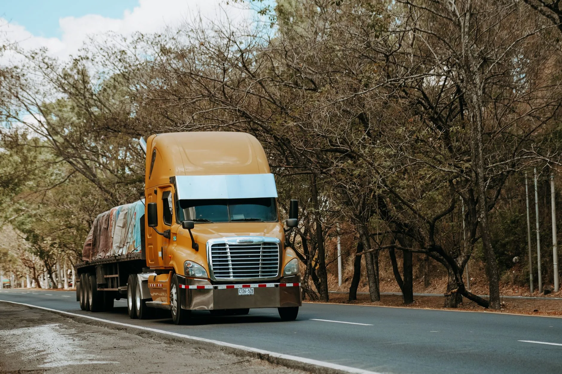 Kodiak AI firma primeiro contrato comercial para veículos autônomos