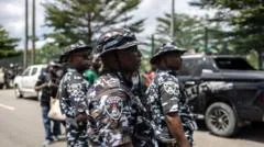 Ataque armado mata pelo menos 10 pessoas e rouba lojas em vila de Taraba, norte do Nigeria