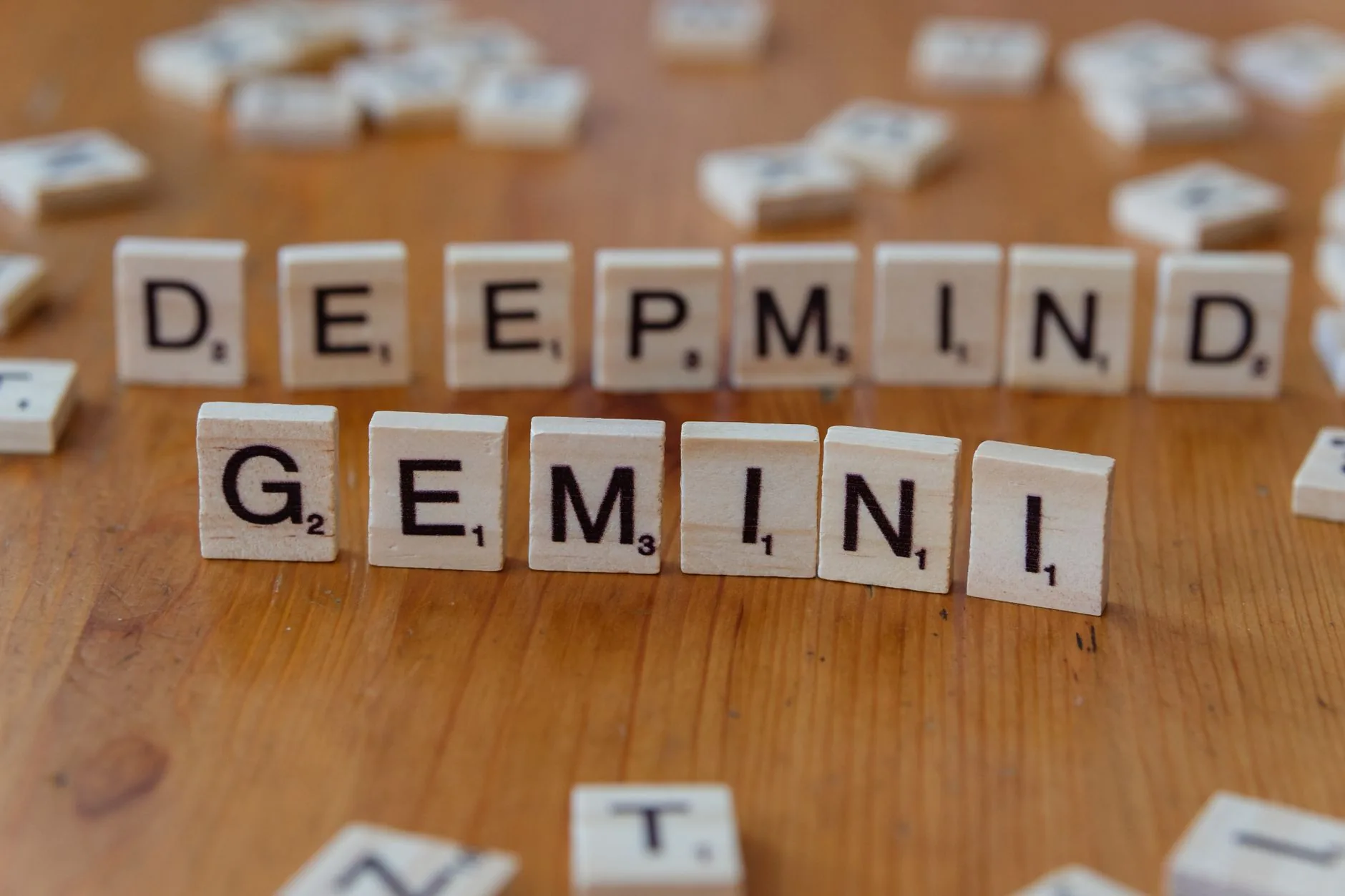 Google lança versão mais personalizada do assistente Gemini para carros