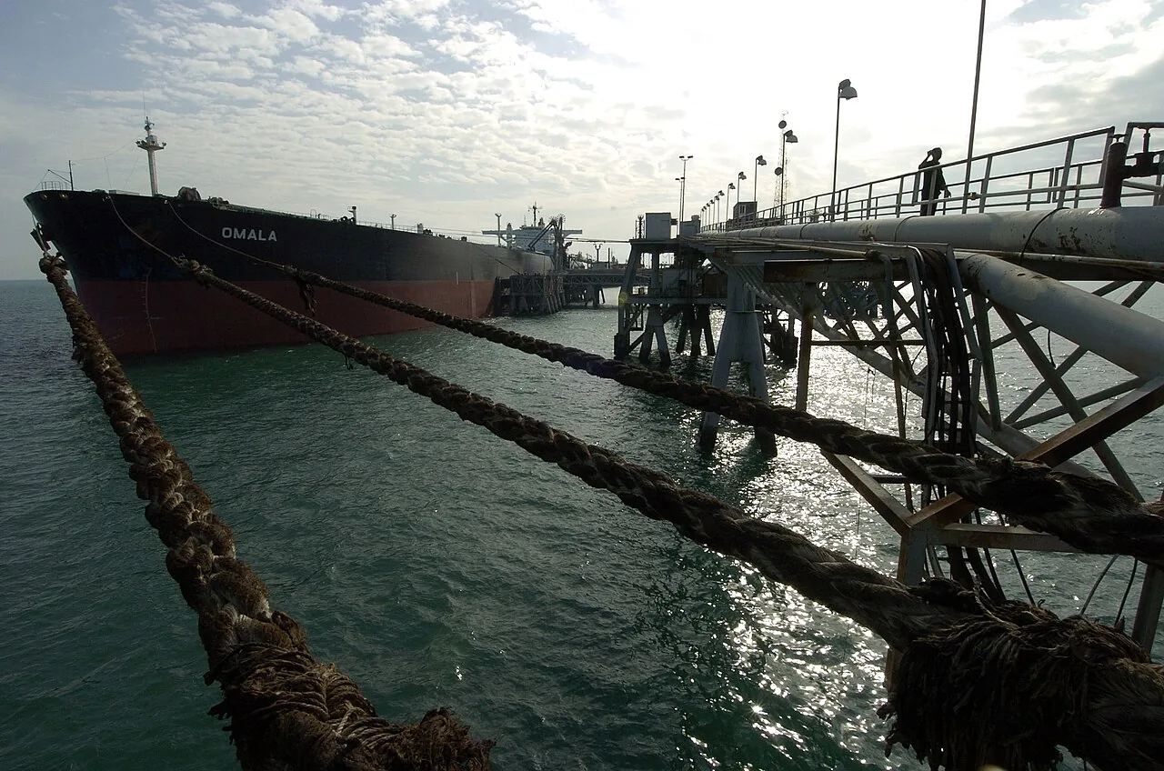 Preços do petróleo sobem após ataques a navios-pipeline no Golfo Pérsico