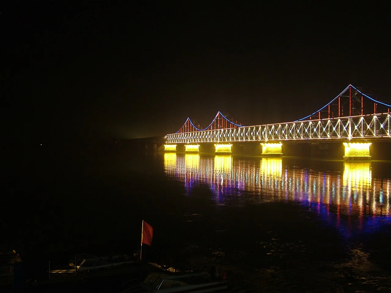 Kim Jong Un chega a cidade fronteiriça chinesa via novo puente