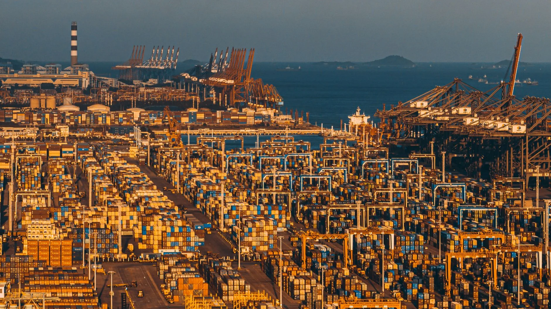 China Suspende Exportações de Combustíveis para Outubro