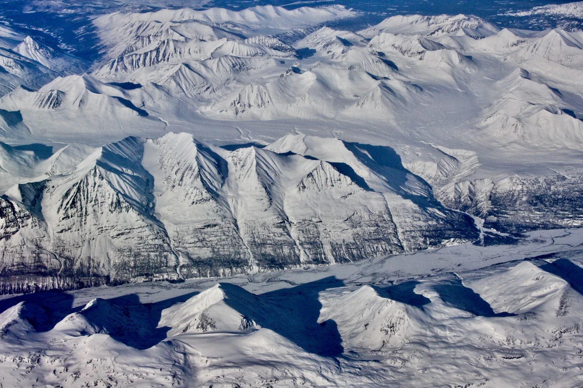 Alasca registra tsunami que atingiu montanha a 1,580 pés
