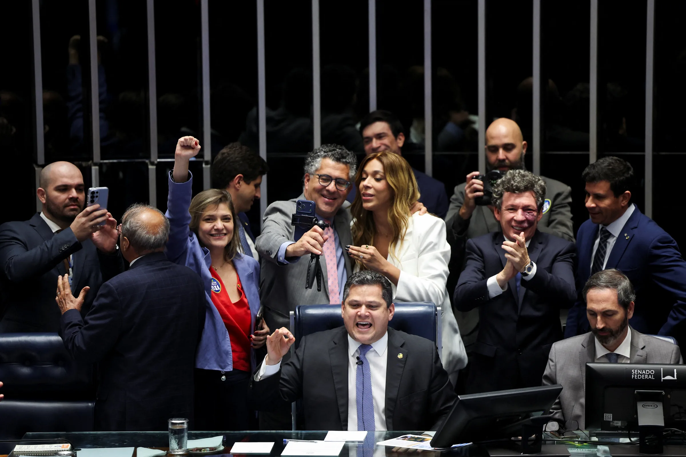 Fim da escala 6x1: Entenda a nova lei e a transição