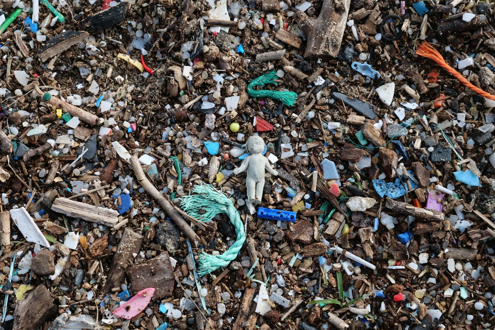 Indústria Sabia dos Riscos de Microplásticos Decadas Atrás