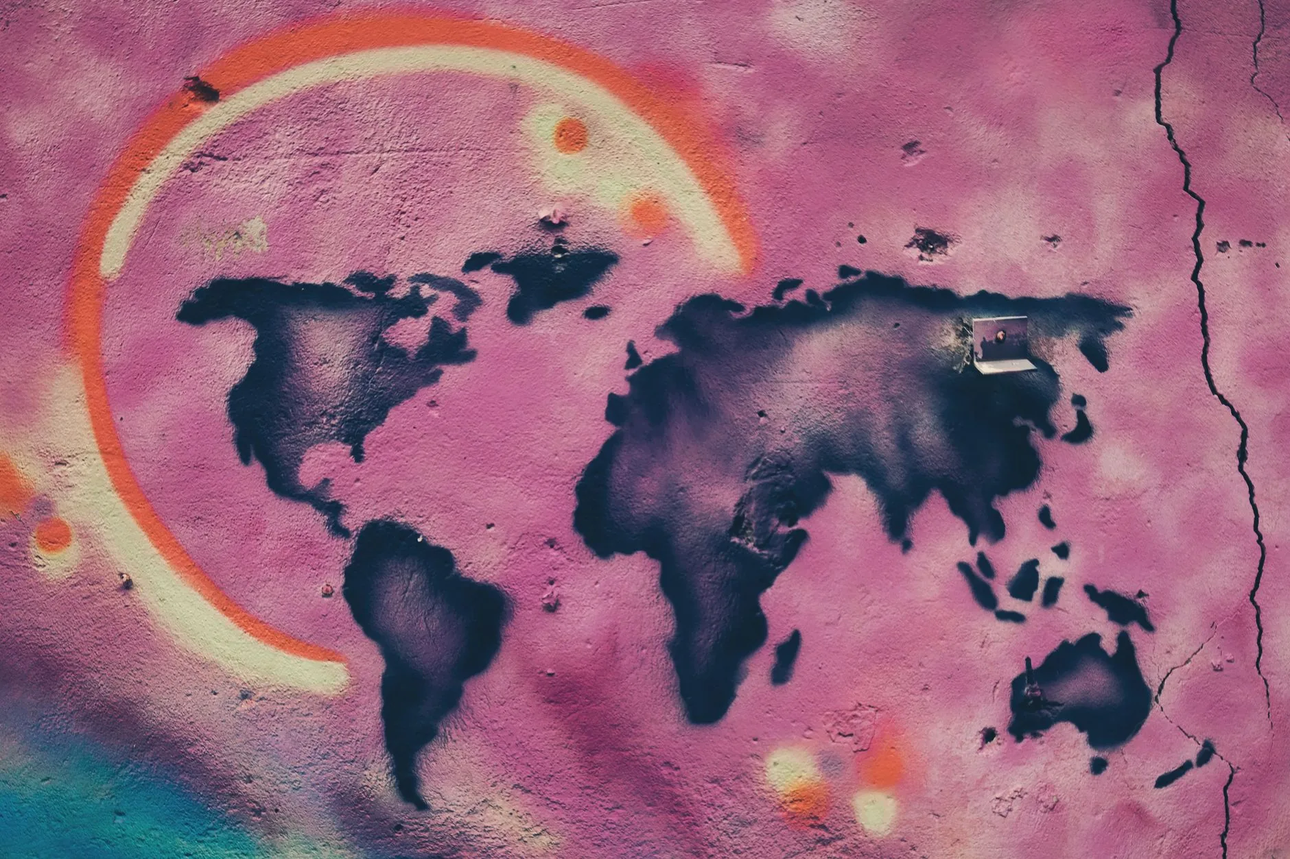 Contexto: A Evolução da Cultura Global e Seus Impactos