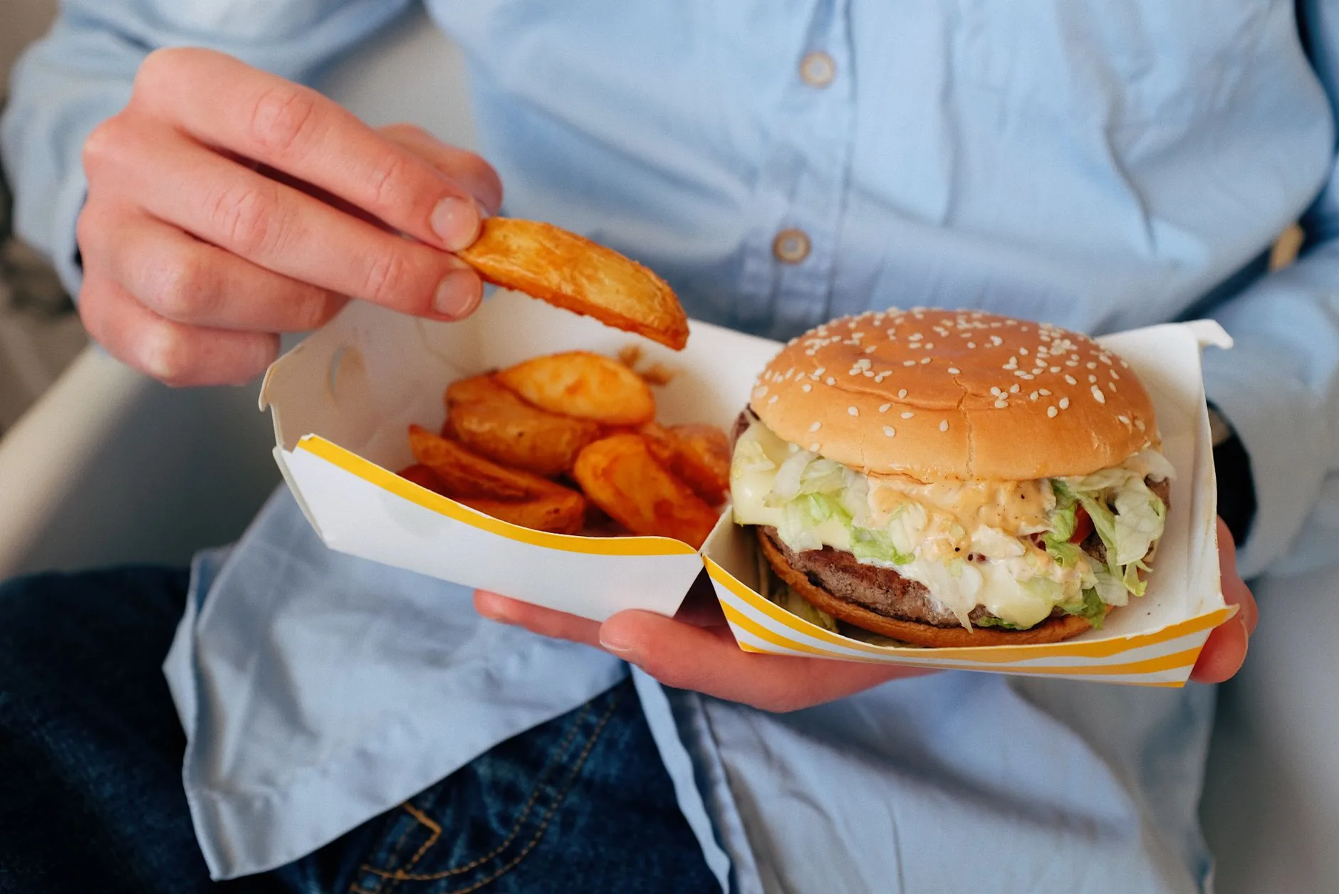 Estudo sugere que reduzir alimentos ultraprocessados pode melhorar saúde mental
