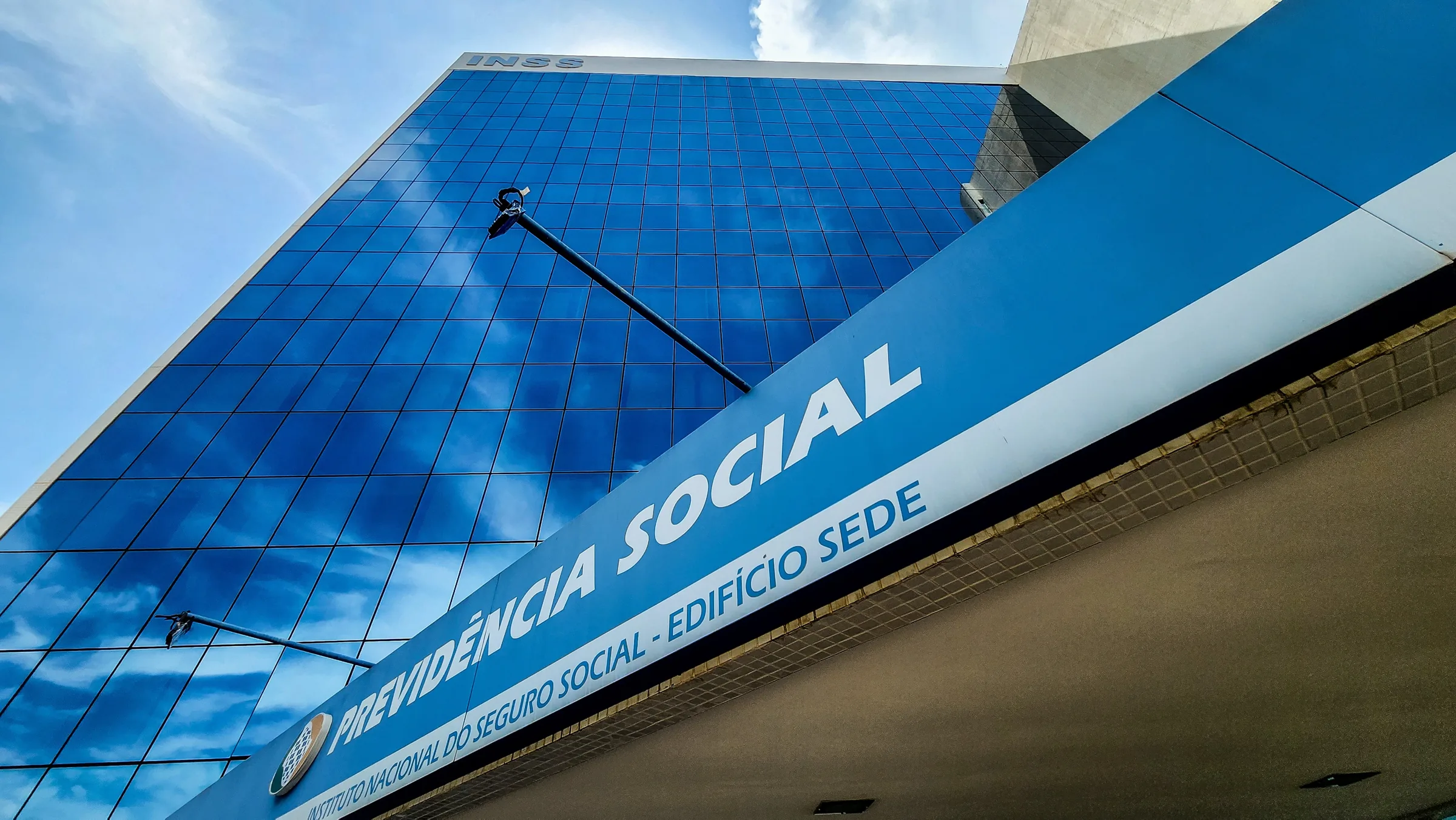 INSS inicia pagamento de benefícios de outubro; veja calendário