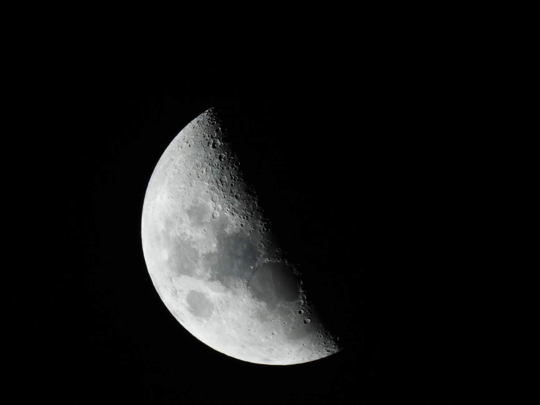 Novo mineral magnético encontrado na luna